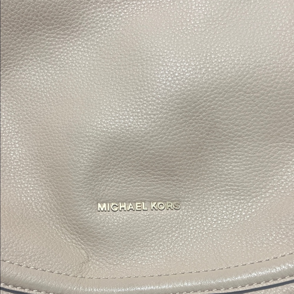 Michael Kors Cream Leather Hobo Bag - Picture 2 of 8